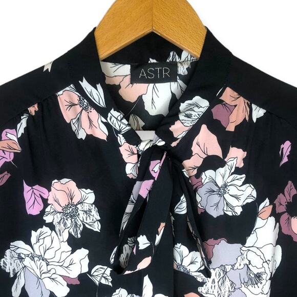 Astr The Label Tie Neck Long Sleeve Blouse Top Size S Black Pink Floral Sheer - Picture 10 of 13